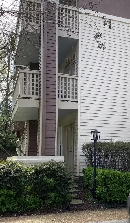 204 Hillsboro Pl, Nashville, TN 37215