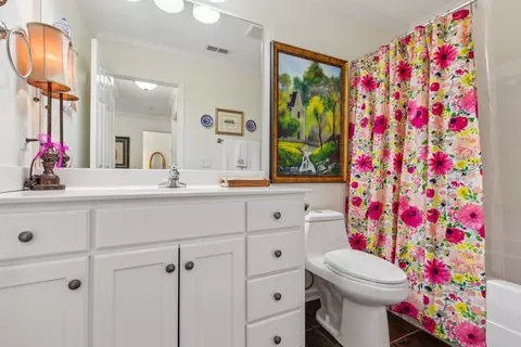 Bath - 3348 Berryside Dr, Murfreesboro, TN 37128 photo 3 of 3