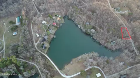 20 Burchett Dr, Crossville, TN 38572