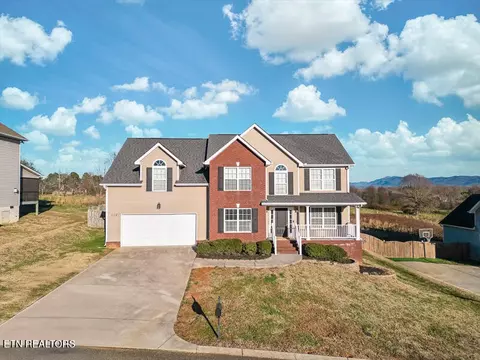 112 Ellington Dr, Maryville, TN 37804
