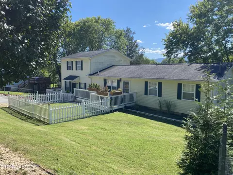 333 Eagle Bluff Rd, Jacksboro, TN 37757 photo 3