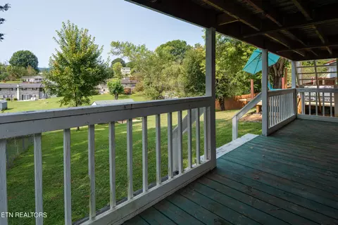 333 Eagle Bluff Rd, Jacksboro, TN 37757 photo 7