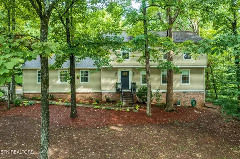 9425 Continental Dr, Knoxville, TN 37922