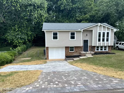 6021 John May Dr, Knoxville, TN 37921