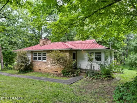 2917 Maloney Rd, Knoxville, TN 37920