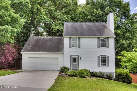 8320 Clearwater Ct, Knoxville, TN 37923