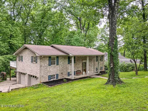 6713 Ottari Dr, Knoxville, TN 37918