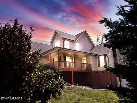 742 Bob O Dr, Dandridge, TN 37725