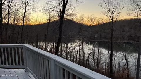 1209 River Bend Dr, Kingston, TN 37763