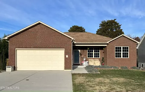 359 Gunter Dr, Lenoir City, TN 37772