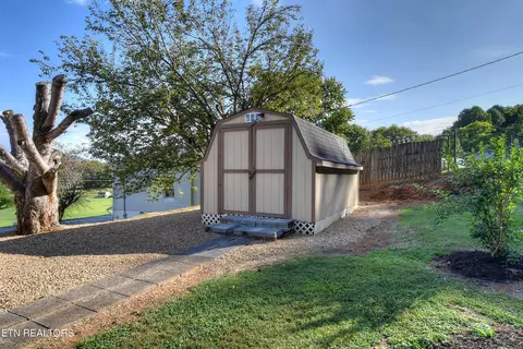 620 N Mohawk Dr, Erwin, TN 37650 photo 25