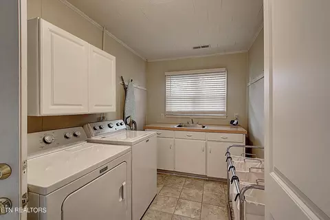 620 N Mohawk Dr, Erwin, TN 37650 photo 13