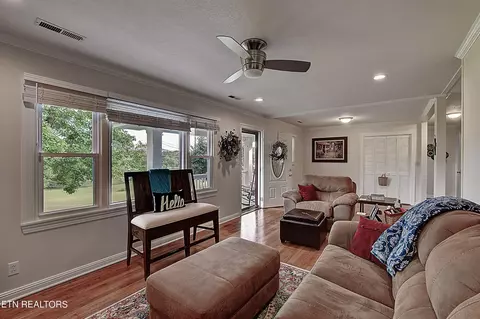 620 N Mohawk Dr, Erwin, TN 37650 photo 7
