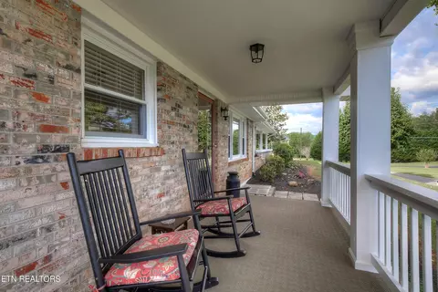 620 N Mohawk Dr, Erwin, TN 37650 photo 3