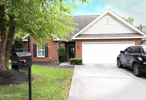 7003 Winter Oaks Way, Knoxville, TN 37918