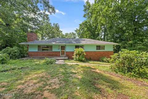 837 W Outer Dr, Oak Ridge, TN 37830