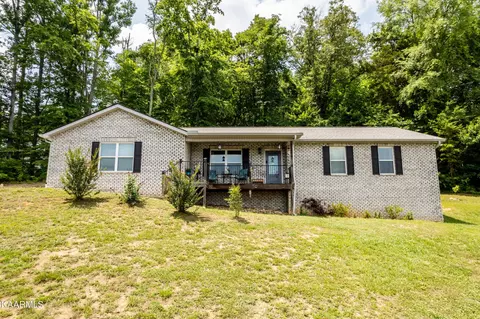 101 Stem Ln, Clinton, TN 37716