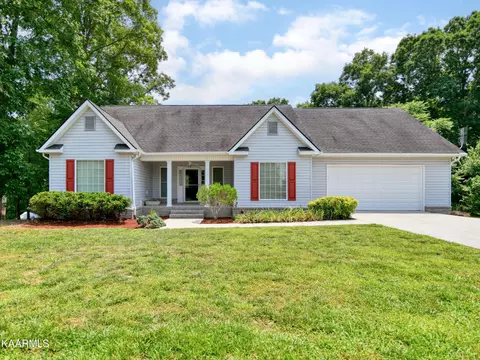 1304 Bird Rd, Lenoir City, TN 37771