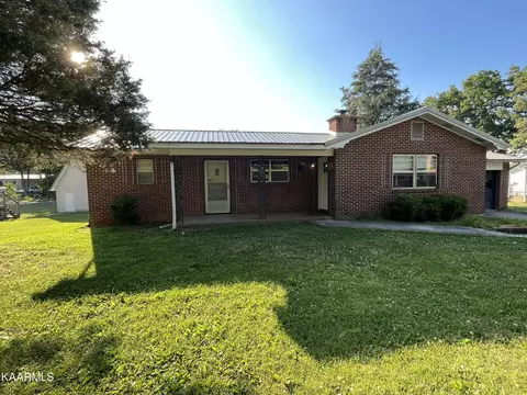 141 Hamilton Ave, Lenoir City, TN 37771