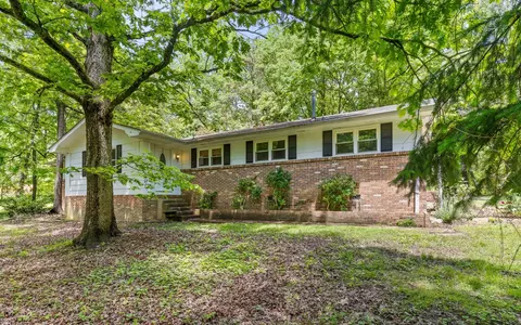 609 Albert Rd, Signal Mountain, TN 37377