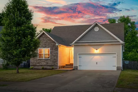 544 Falkland Cir, Clarksville, TN 37042