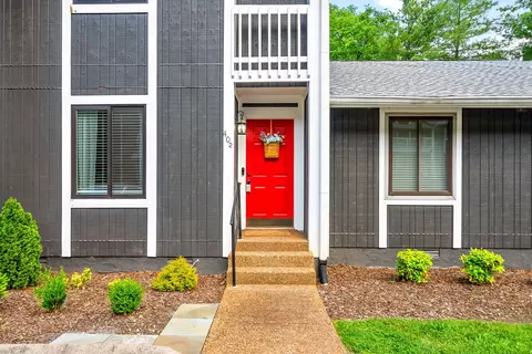 402 Sunvalley W, Nashville, TN 37221
