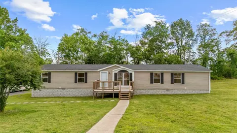8 Dr James Fisher Cir, Lebanon, TN 37087