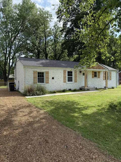 1802 Gardner Dr, Murfreesboro, TN 37130
