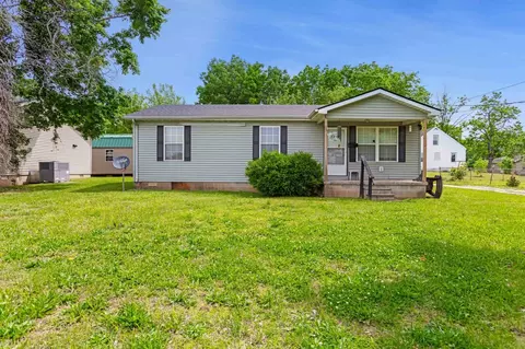 1306 E 9th St E, Hopkinsville, KY 42240
