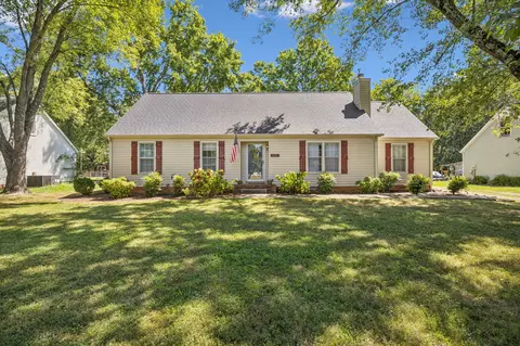 153 Fox Ridge Dr, Murfreesboro, TN 37128