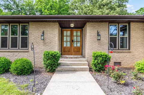 918 Lucy Ln, Clarksville, TN 37043