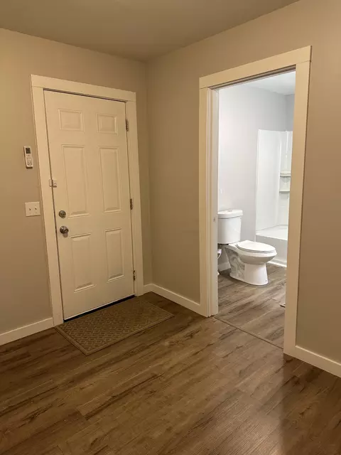 Entry Way - 618 E Vine St, Murfreesboro, TN 37130 photo 1 of 3