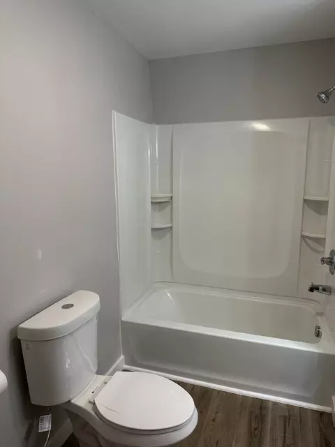 Bath - 618 E Vine St, Murfreesboro, TN 37130 photo 1 of 4