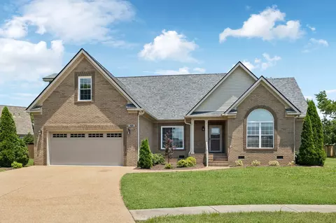 109 Coteswood Ct, Columbia, TN 38401