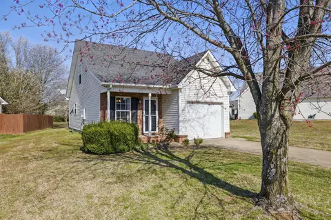 1518 Saint Andrews Dr, Murfreesboro, TN 37128