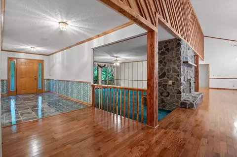 Entry Way - 6601 Hunter Rd, Harrison, TN 37341 photo 3 of 4