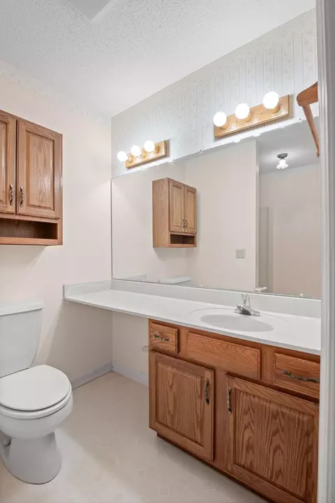 Bath - 6601 Hunter Rd, Harrison, TN 37341 photo 4 of 6