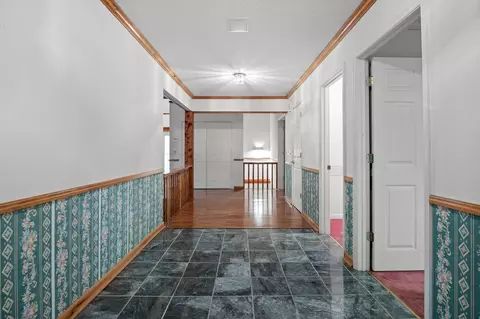 Entry Way - 6601 Hunter Rd, Harrison, TN 37341 photo 2 of 4