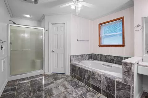 Bath - 6601 Hunter Rd, Harrison, TN 37341 photo 3 of 6