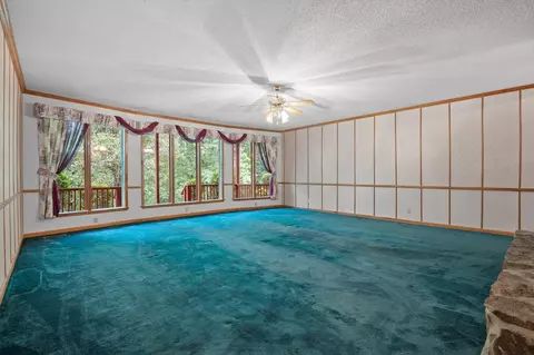Living - 6601 Hunter Rd, Harrison, TN 37341 photo 1 of 9