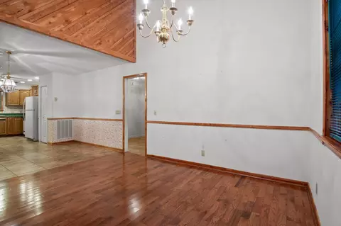 Dining - 6601 Hunter Rd, Harrison, TN 37341 photo 2 of 3
