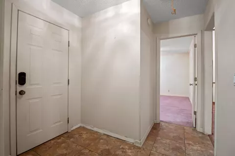 Entry Way - 6601 Hunter Rd, Harrison, TN 37341 photo 4 of 4