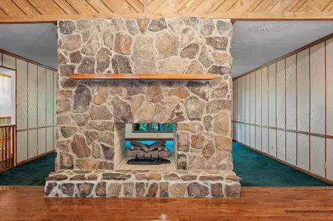 Living - 6601 Hunter Rd, Harrison, TN 37341 photo 6 of 9