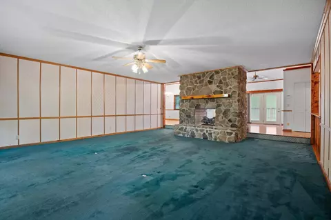 Living - 6601 Hunter Rd, Harrison, TN 37341 photo 3 of 9