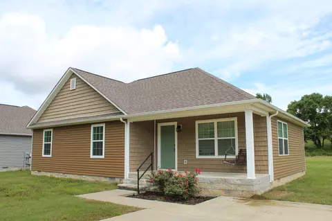 430 Gobble St, Lawrenceburg, TN 38464