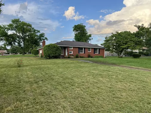 3012 Hillhurst Dr, Nashville, TN 37207