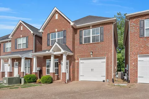 702 Indian Ridge Cir, White House, TN 37188