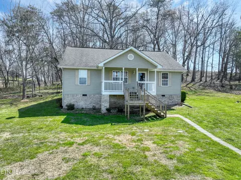 347 Prospect Rd, Walland, TN 37886