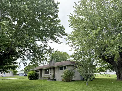 Exterior - 205 Donoho Ave, Lafayette, TN 37083 photo 6 of 7