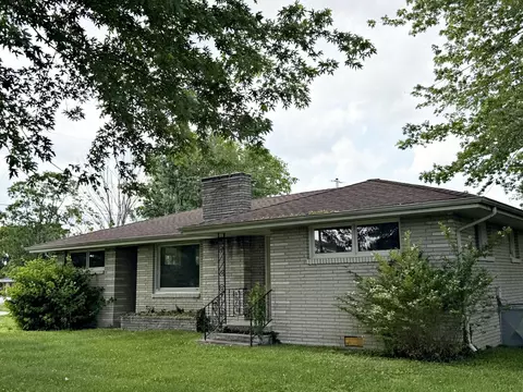 Exterior - 205 Donoho Ave, Lafayette, TN 37083 photo 2 of 7